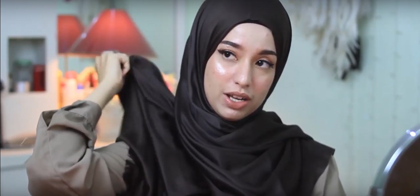 Video Tutorial Hijab Pashmina Satin