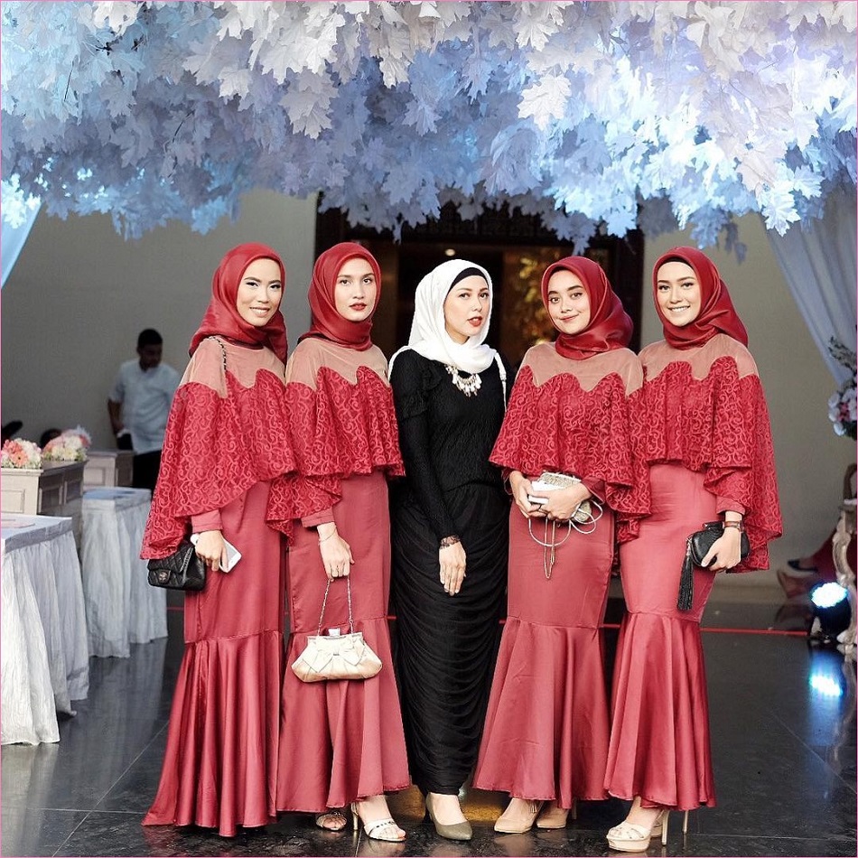 Dress Bridesmaid Hijab Maroon