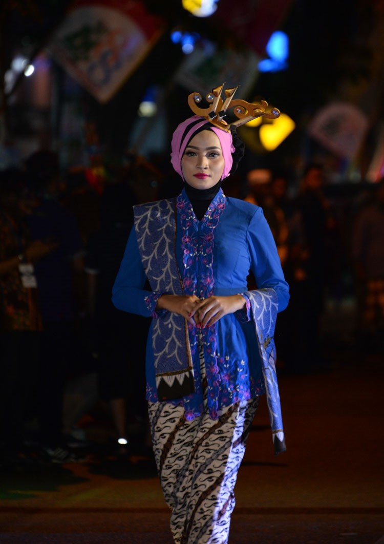 Model Baju Batik Madura Wanita Modern
