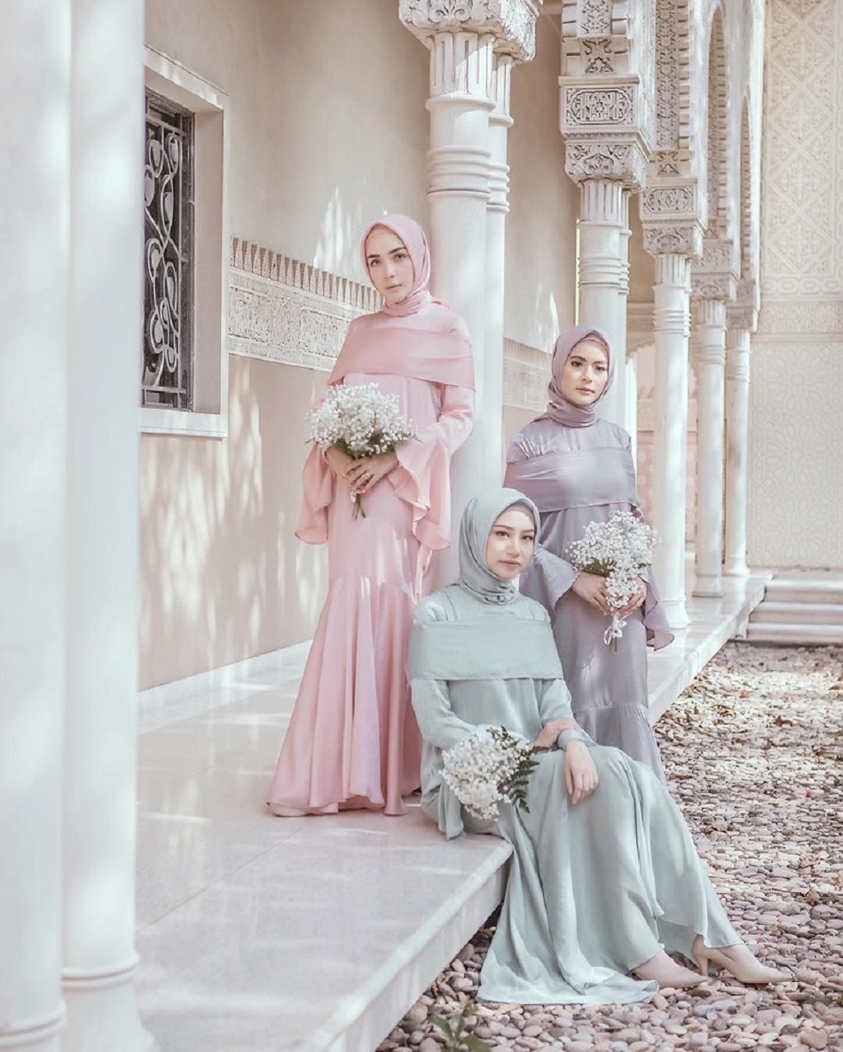 Seragam Bridesmaid Hijab Warna-warni