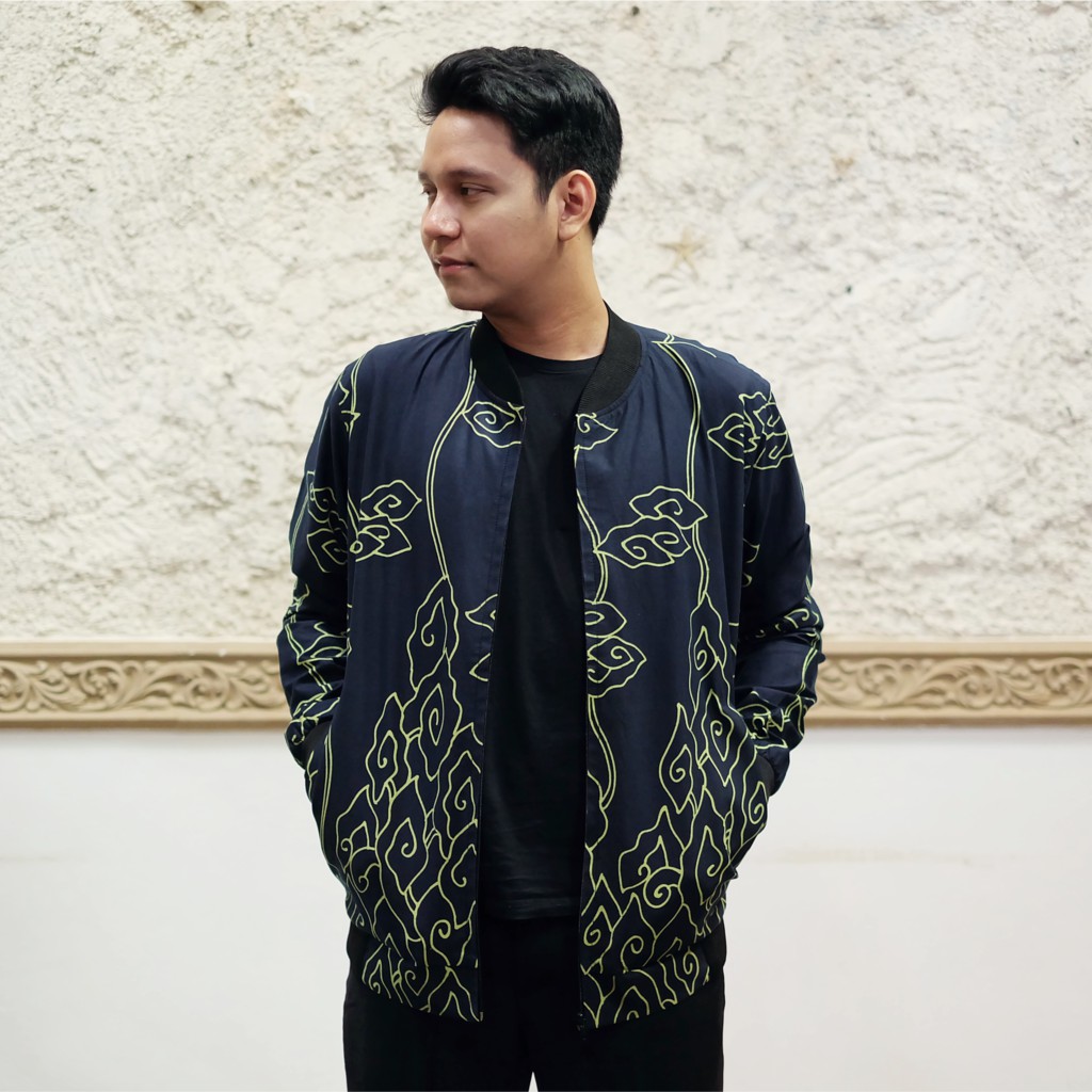 jaket batik motif mega mendung