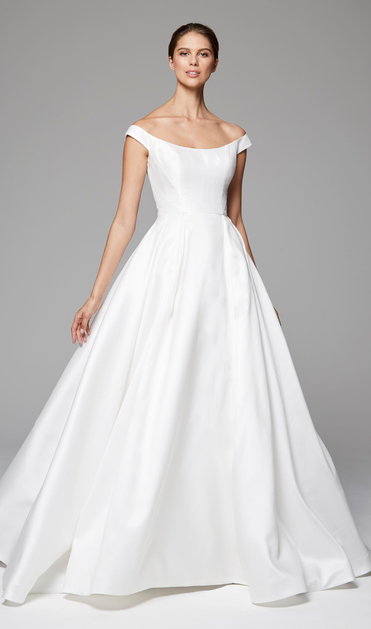 Model Gaun Pengantin Simple Warna Putih