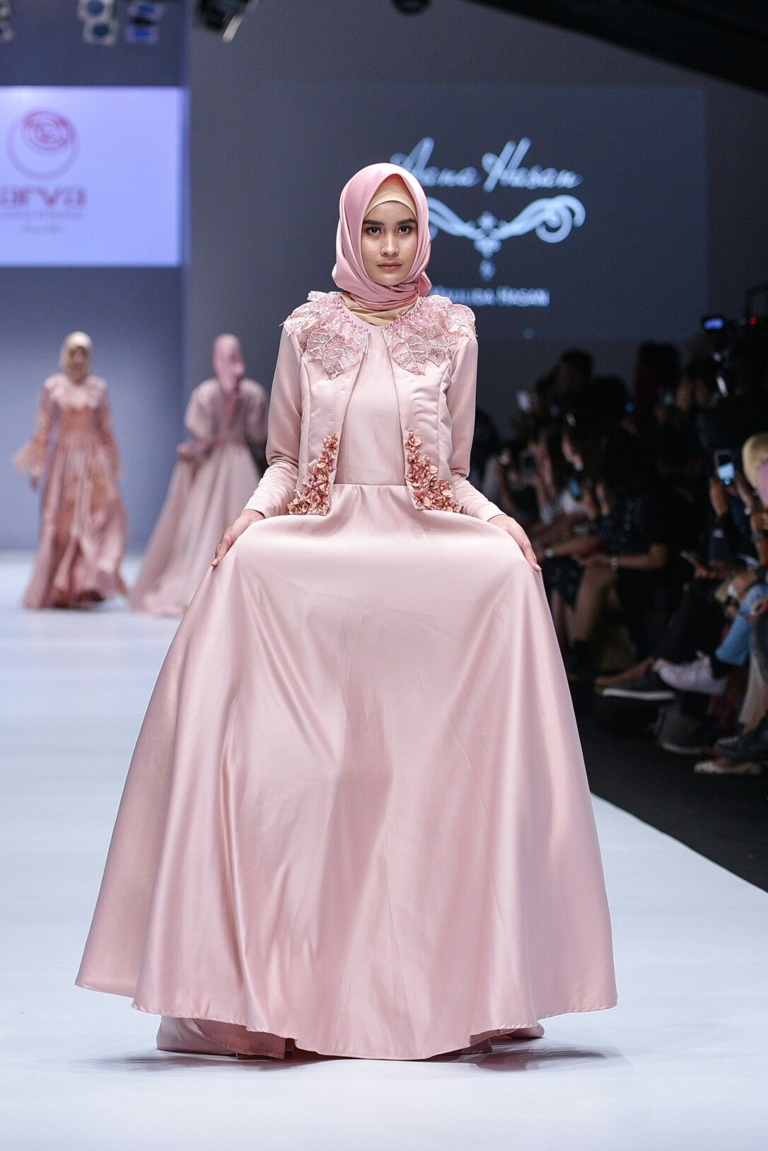 Model Gaun Pernikahan Muslimah Elegan