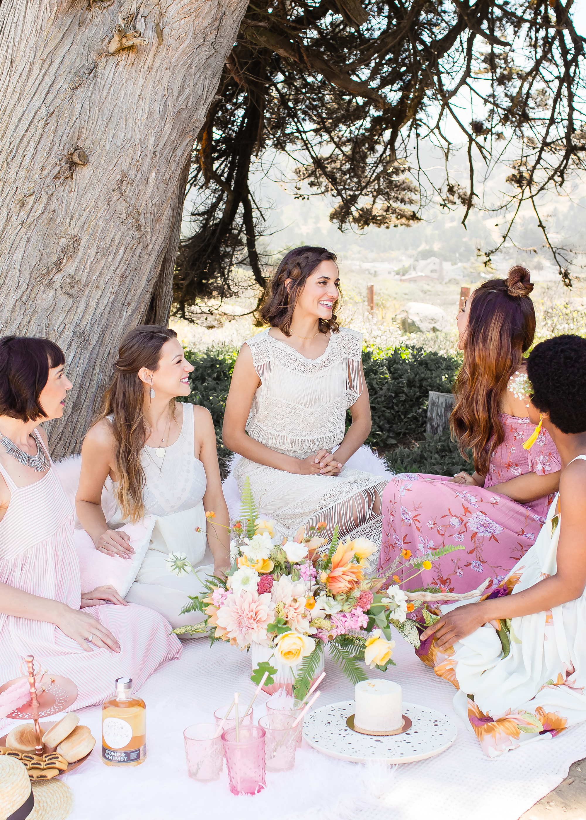 Pesta Bridal Sederhana di Ruangan Outdoor