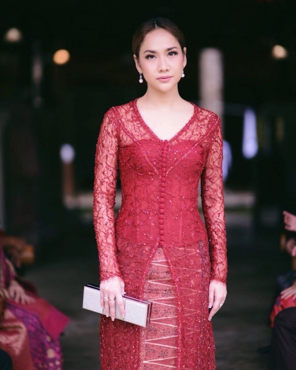 Baju Kebaya Merah  Marun  Cocoknya  Jilbab Warna  Apa  Tips 