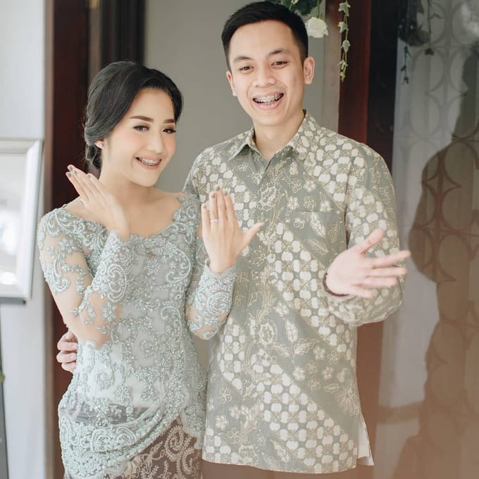 Batik Couple Modern