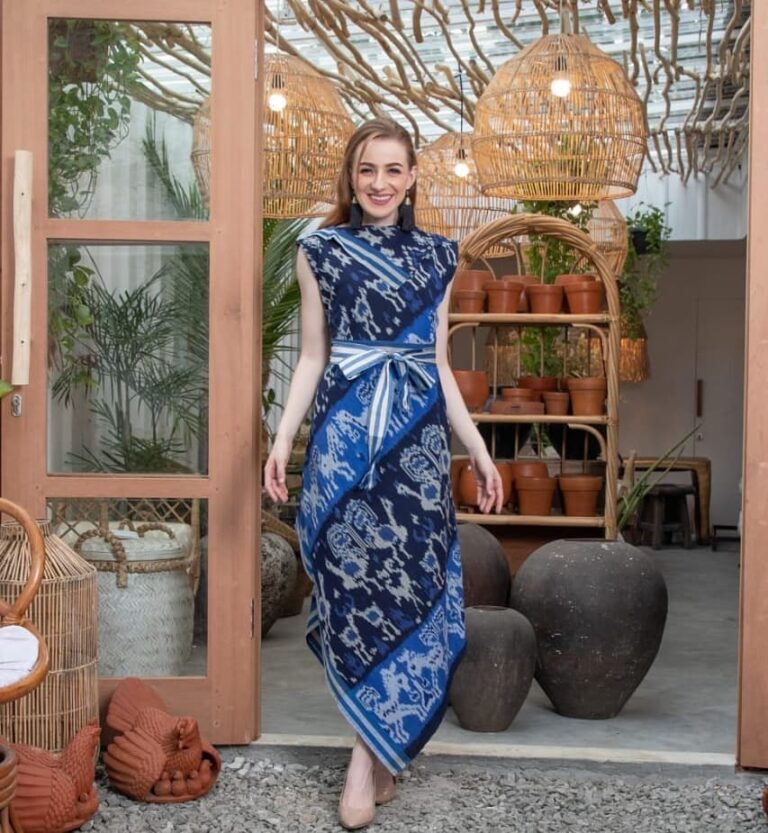 √ 45+ Model Dress Batik Modern Kombinasi Elegan Terbaru 2020