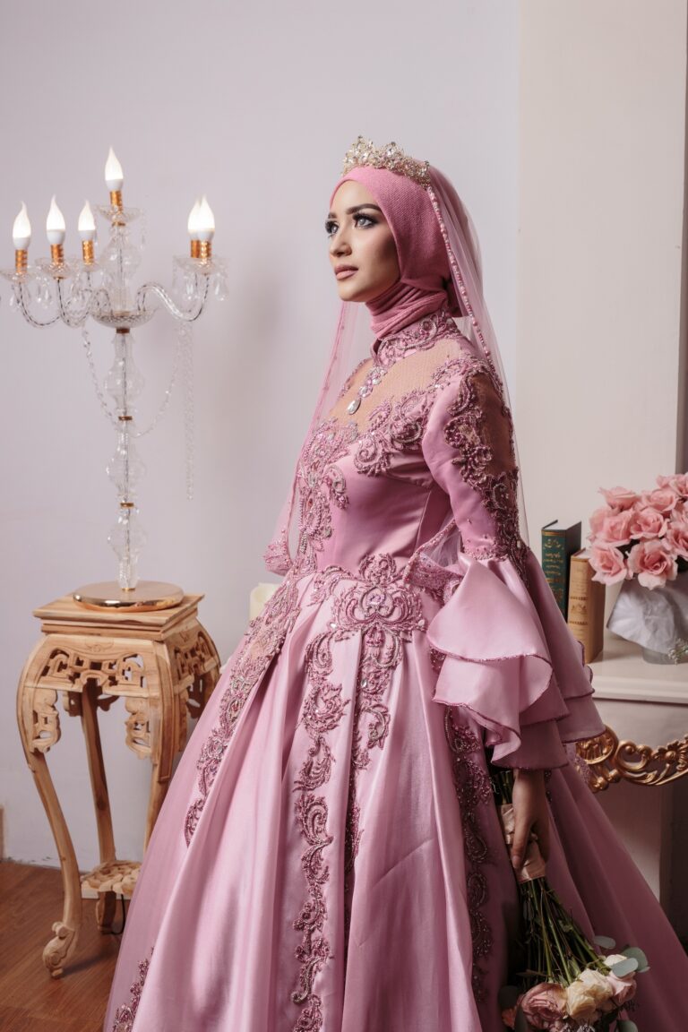 √ 30+ Model Gaun Kebaya Modern, Pesta, Muslim Terbaru 2020