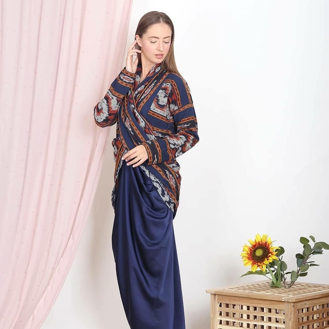 Long-dress batik v-neck