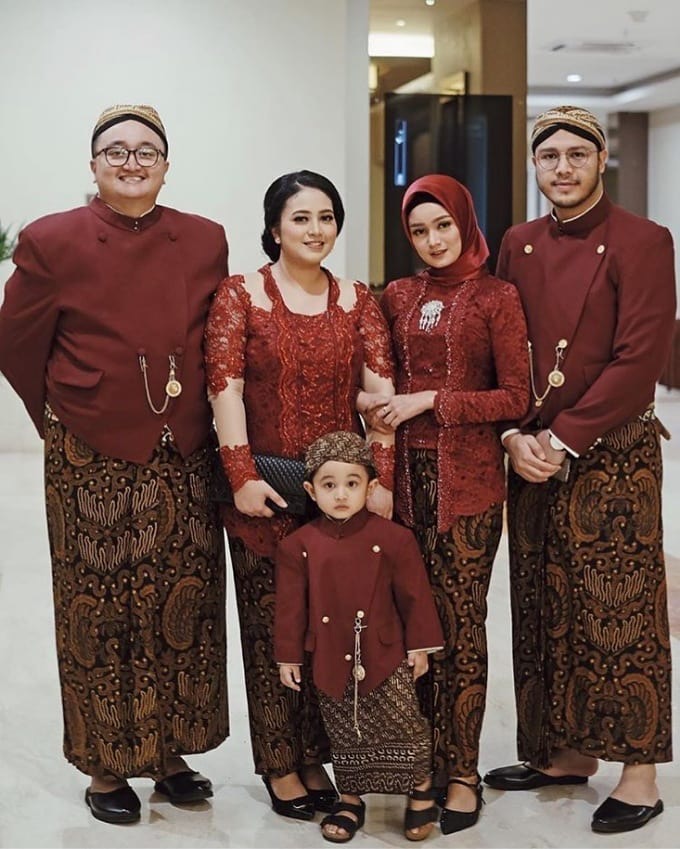 Model Batik Sarimbit Keluarga