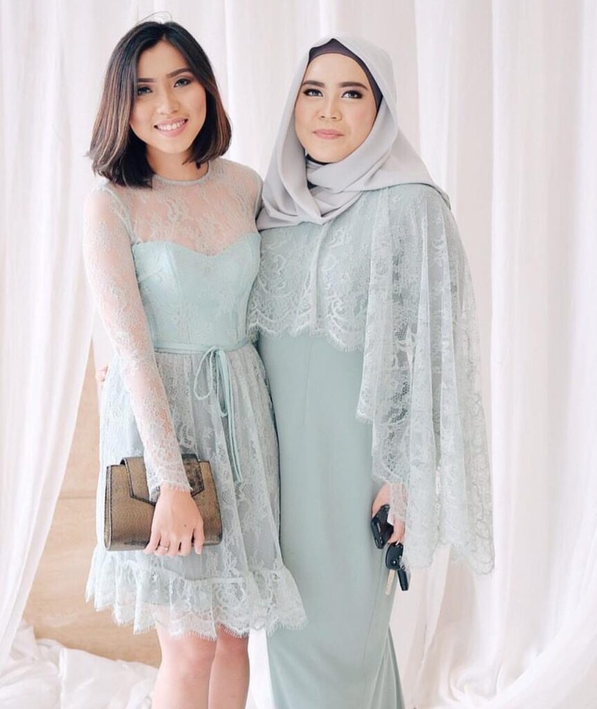   30 Model Kebaya Untuk Orang Gemuk Agar Terlihat Langsing 