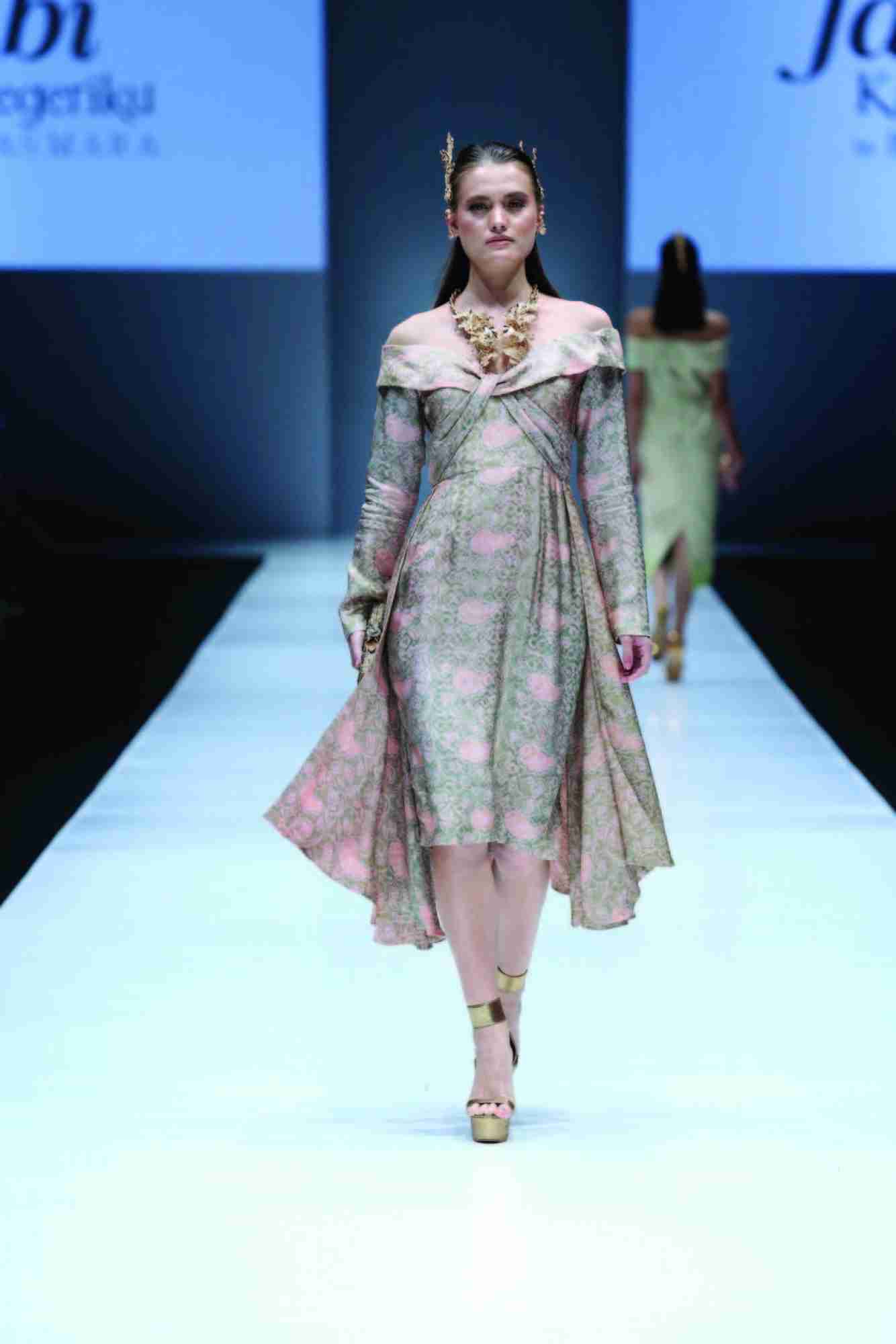 Model gaun batik kombinasi modern