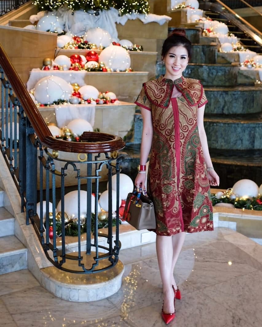 Model mini-dress batik klasik kasual