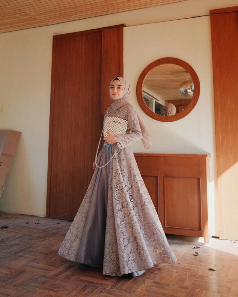 √ 45 Model Gamis Brokat Kombinasi Modern Terbaru 2020