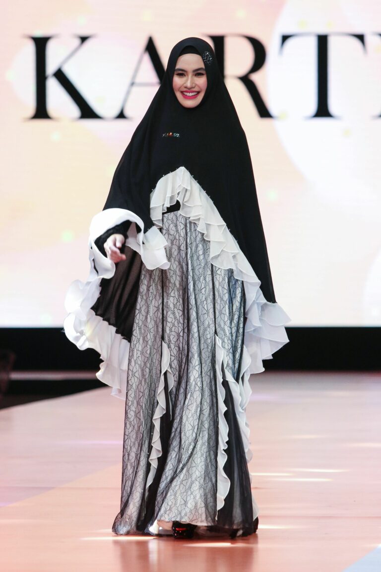 √ 45+ Model Gamis Syar’i Remaja Modern Terbaru 2020