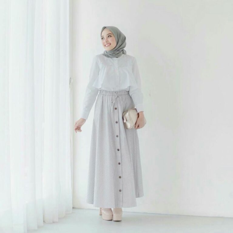 √ 45 Model Gamis Putih Polos Kombinasi Terbaru 2020