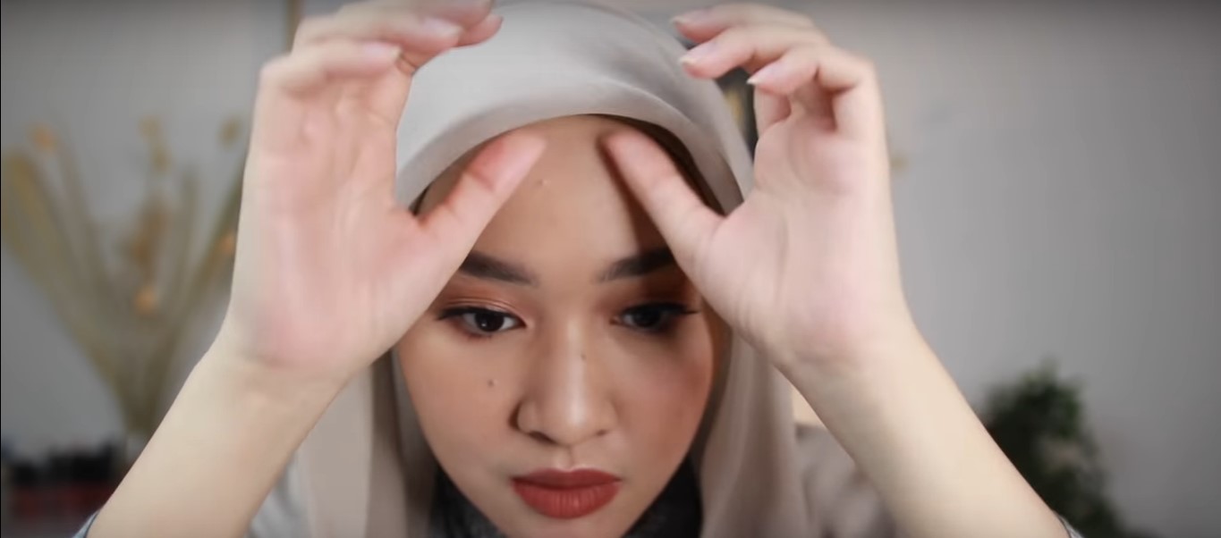 Gambar Tutorial Hijab Segi Empat