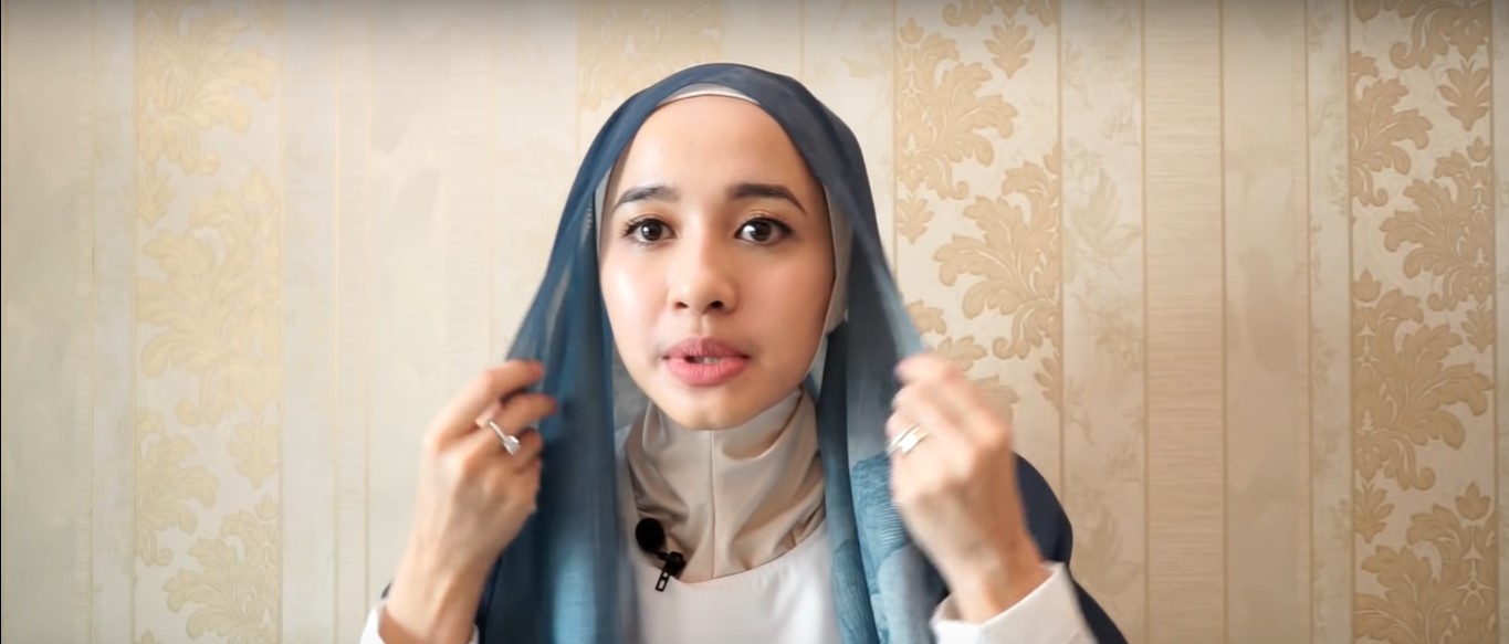 Tutorial Hijab Segi Empat Zaskia Sungkar