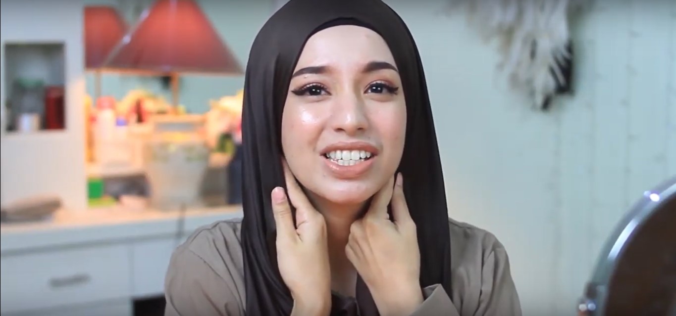 Tutorial Memakai Hijab Pahsmina Satin