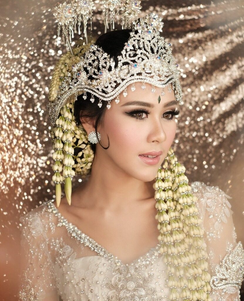 √ 30+ Make Up Pengantin: Video, Tutorial, Natural, Terbaik 2020