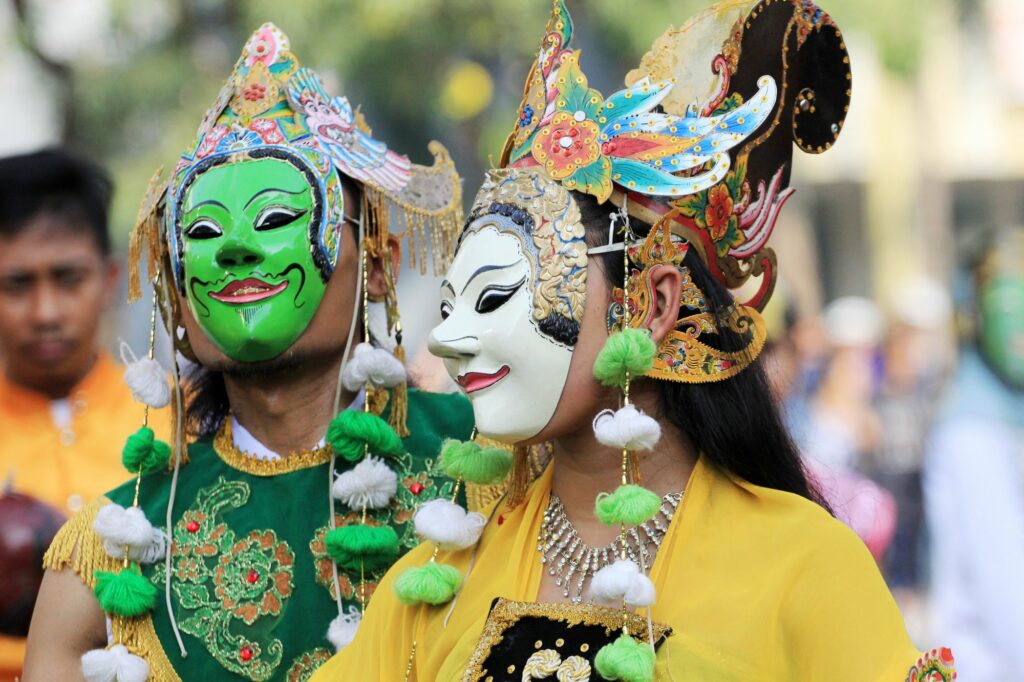 Jenis Tari Topeng Cirebon Disertai Sejarah Filosofi Dan Gerakannya